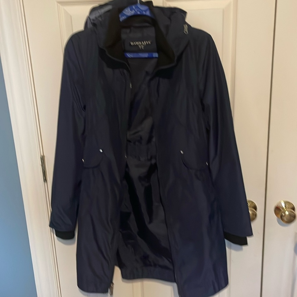 Absolutely stunning navy blue raincoat by Dawn Levy, New York size small